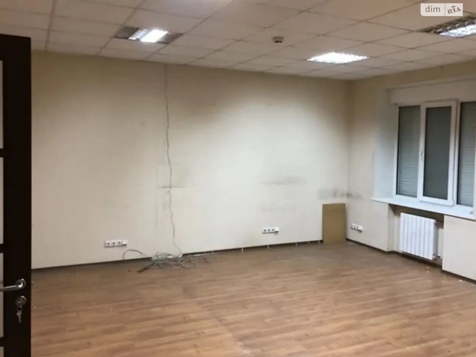 Продается офис 293 кв. м в бизнес-центре, цена: 335000 $