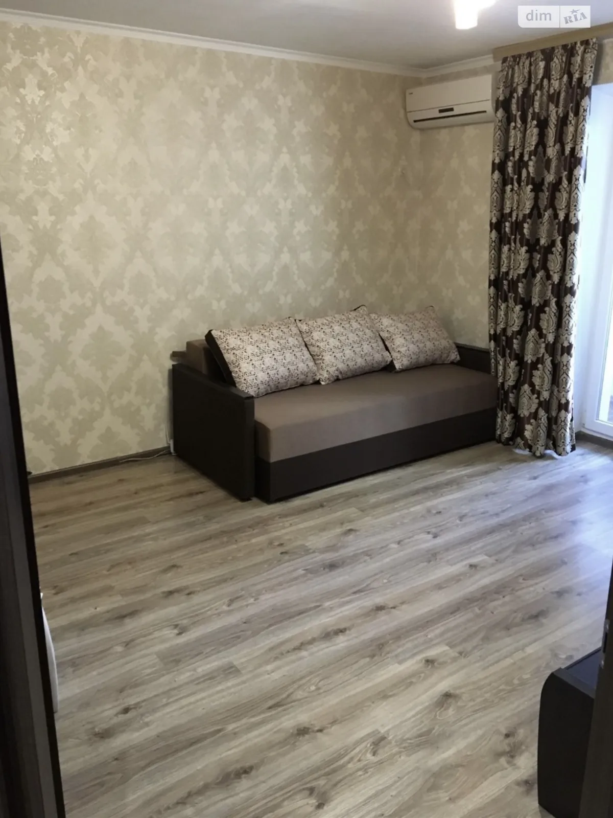 Продается 1-комнатная квартира 38 кв. м в Черноморске, ул. Парковая, 36 - фото 1