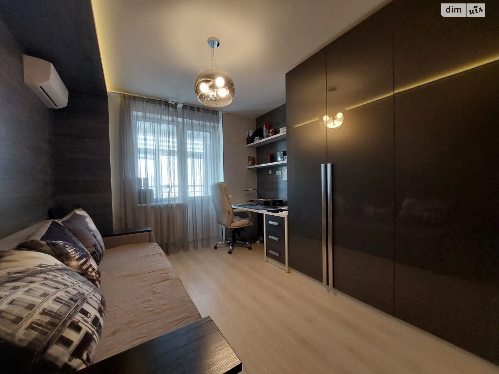 Продается 3-комнатная квартира 116 кв. м в Киеве, ул. Николая Галего, 7В