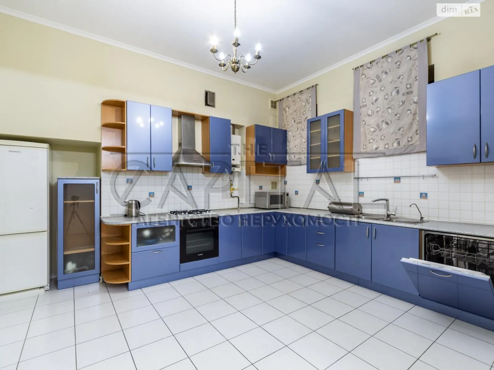 Сдается в аренду офис 204 кв. м в бизнес-центре, цена: 1700 $ - фото 1