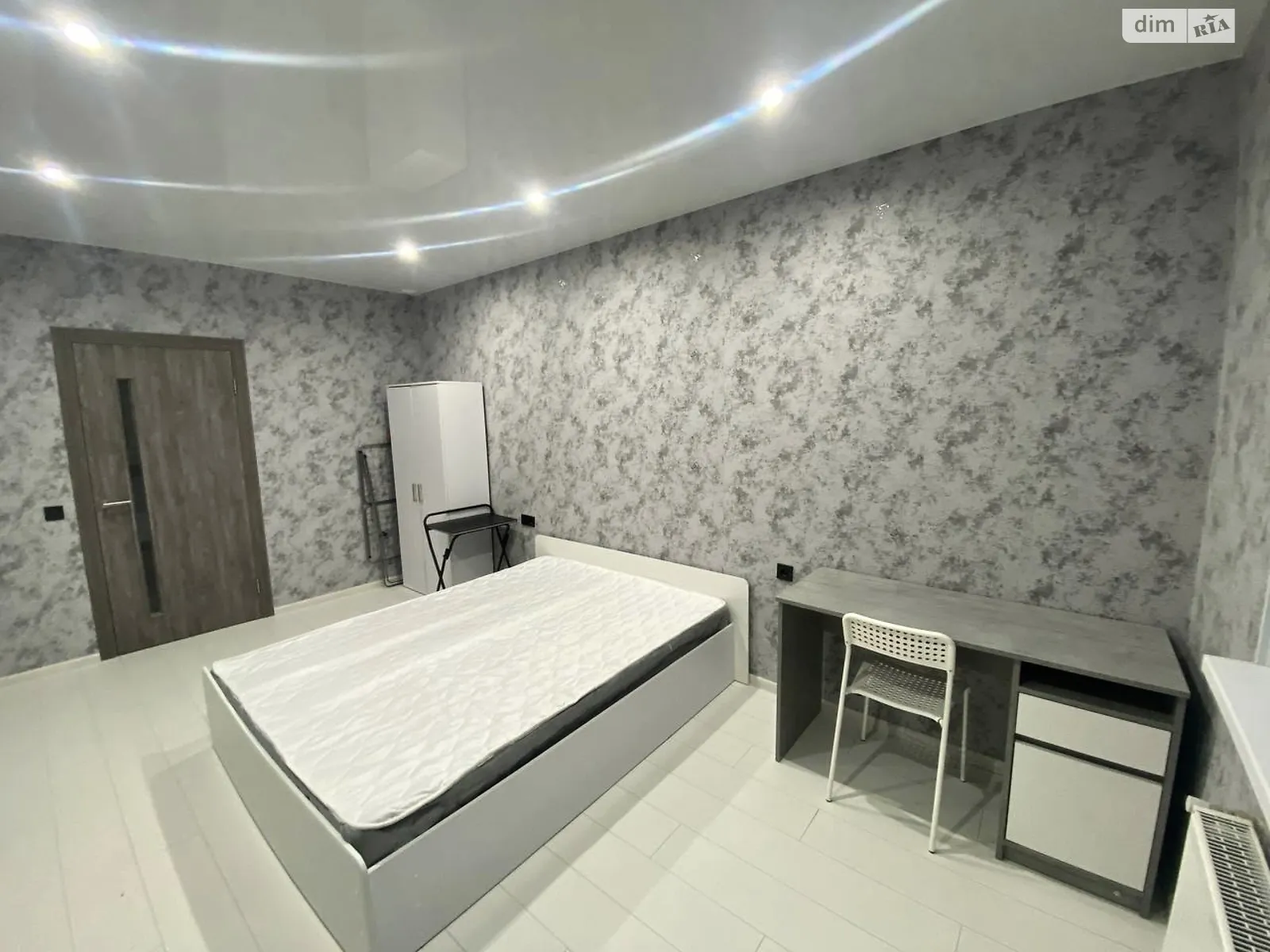 Продается 1-комнатная квартира 38.9 кв. м в Вишневом, цена: 55000 $