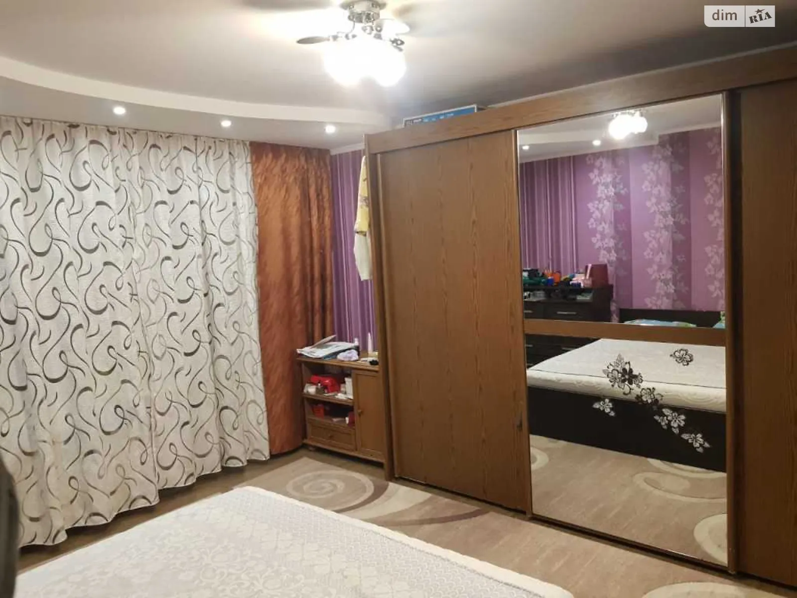 Продается 3-комнатная квартира 77 кв. м в Полтаве, ул. Героев АТО - фото 1