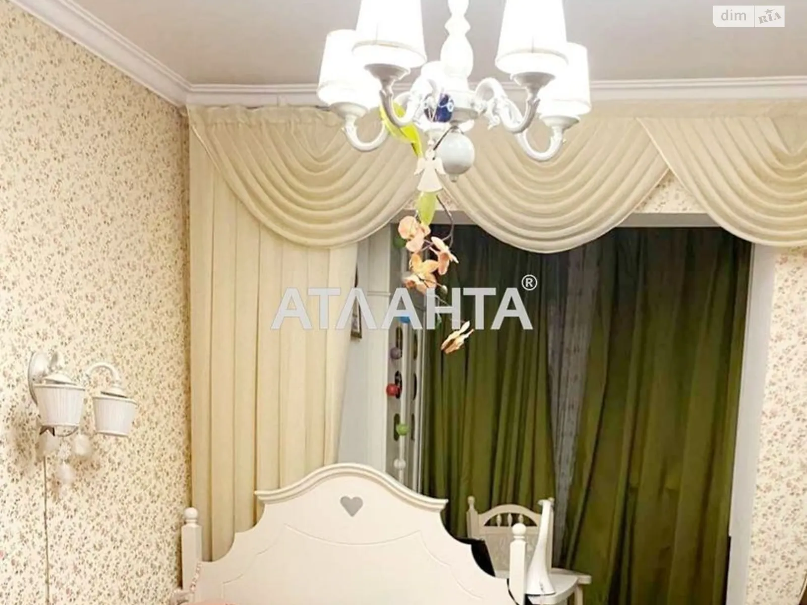 Продається 4-кімнатна квартира 95 кв. м у Одесі, вул. Палія Семена