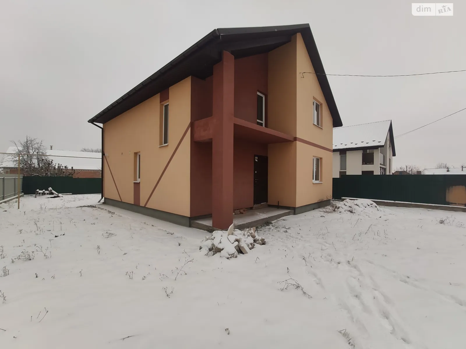 Продается дом на 2 этажа 132 кв. м с камином, цена: 88900 $