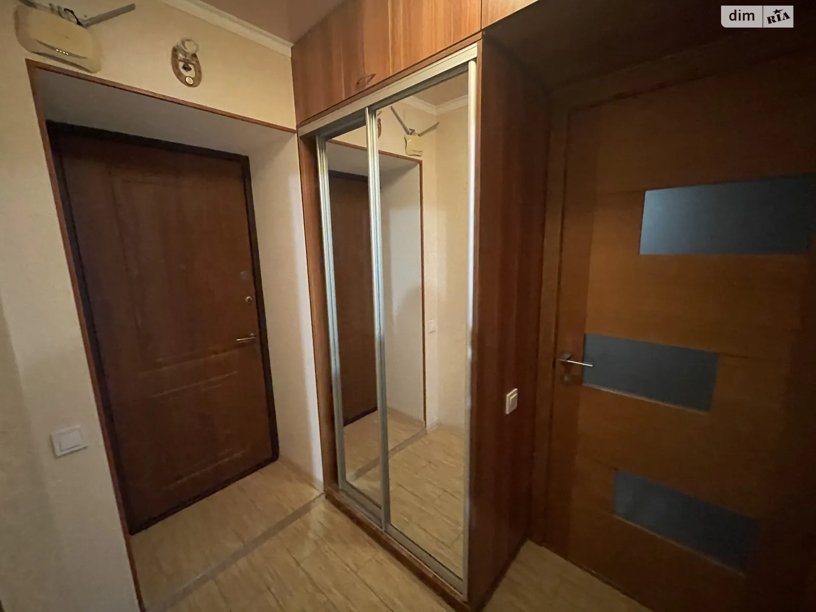 Продается 2-комнатная квартира 44 кв. м в Александровке - фото 2