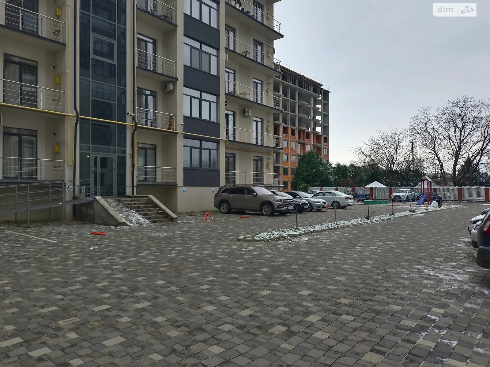 Сдается в аренду 1-комнатная квартира 40 кв. м в Ужгороде, ул. Василия Гаджеги(Радищева), 11 - фото 1