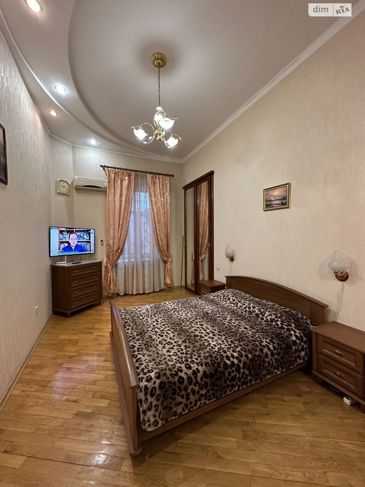 Сдается в аренду 3-комнатная квартира 115 кв. м в Одессе, ул. Бунина