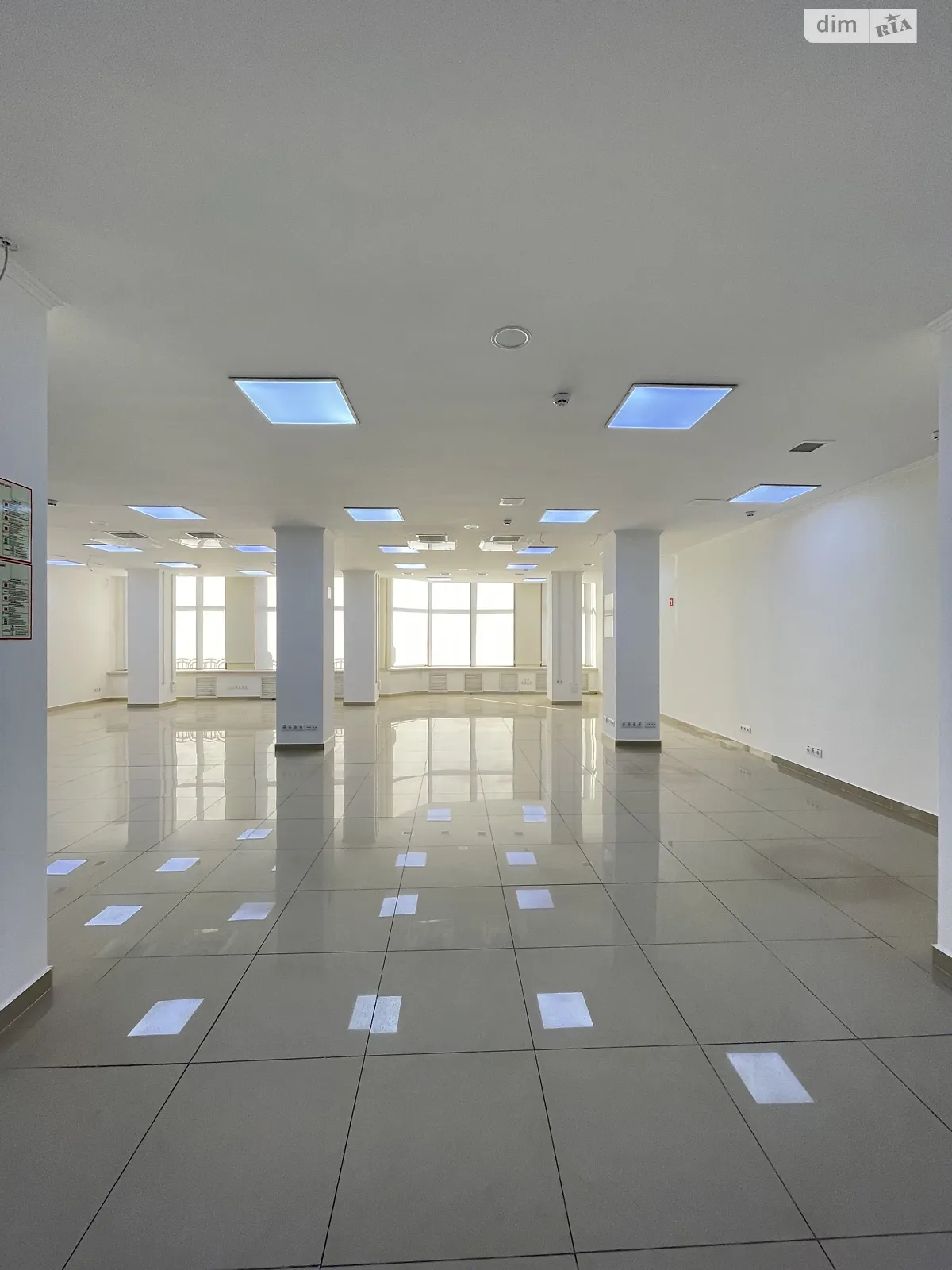 Здається в оренду офіс 189 кв. м в бізнес-центрі, цена: 2835 $ - фото 1