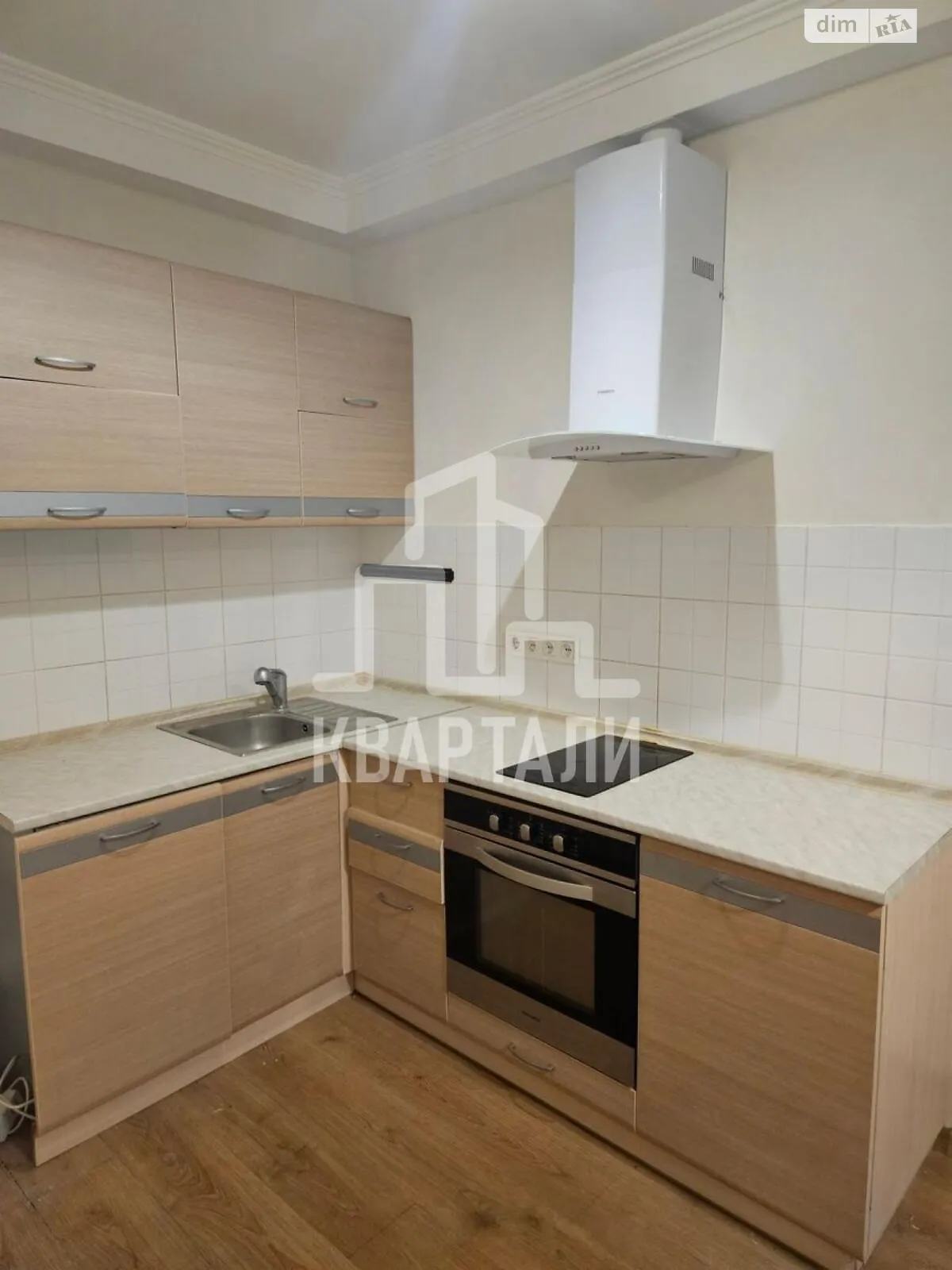 Продается 1-комнатная квартира 40 кв. м в Киеве, ул. Регенераторная, 4 - фото 1