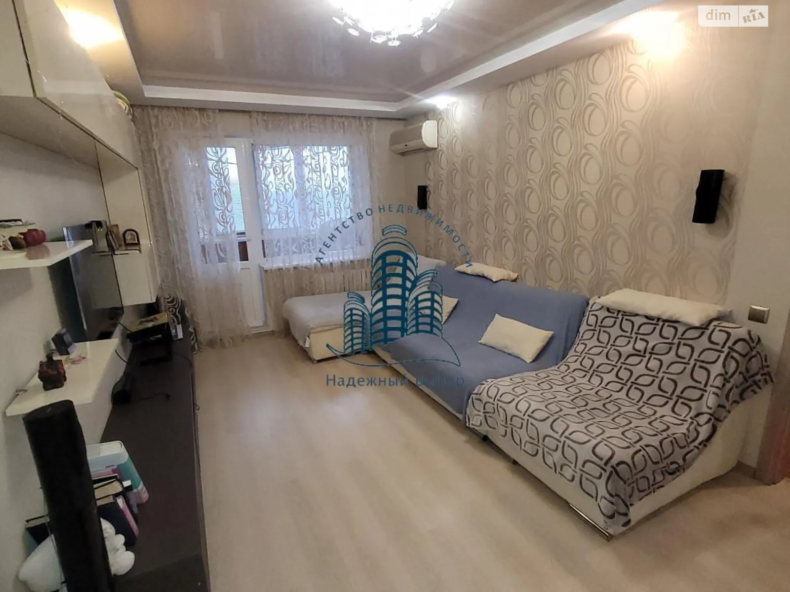 Продается 2-комнатная квартира 65 кв. м в Полтаве, ул. Курчатова