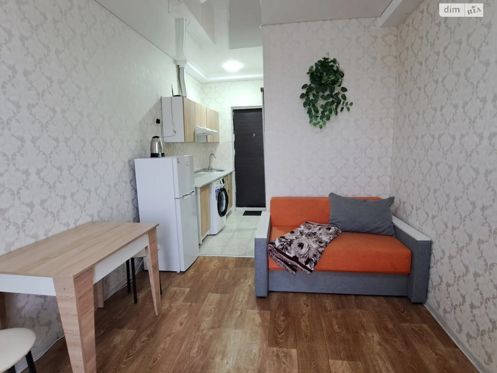 Продается 1-комнатная квартира 19 кв. м в Харькове, цена: 15000 $