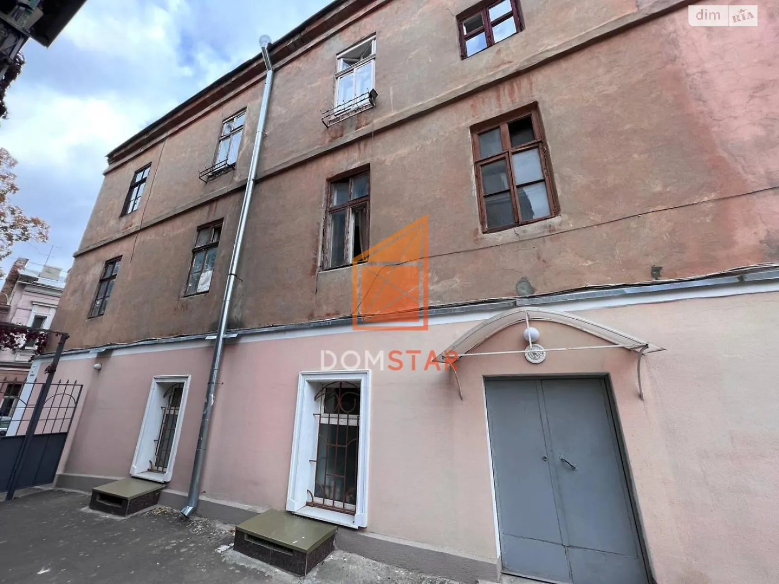 Продається 2-кімнатна квартира 62 кв. м у Одесі, вул. Новосельського