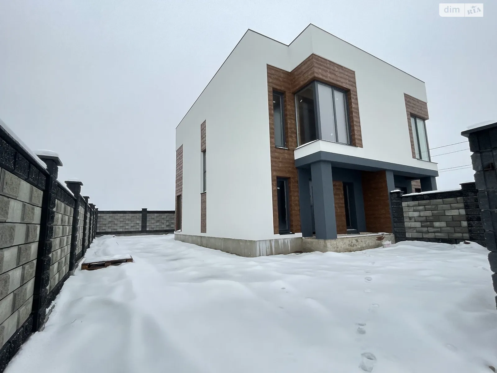 Продается часть дома 110 кв. м с верандой, цена: 75000 $ - фото 1