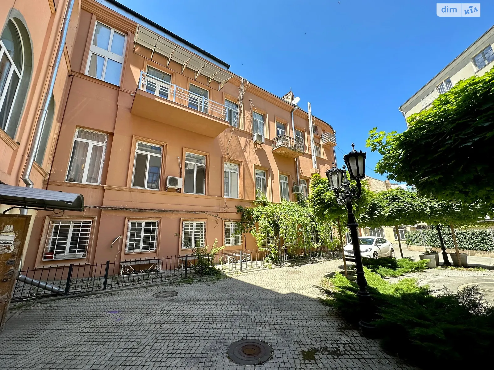 Продается 3-комнатная квартира 84 кв. м в Одессе, ул. Екатерининская
