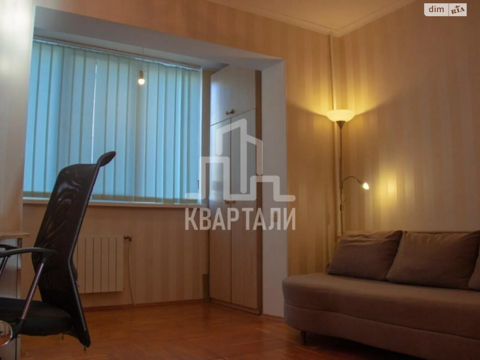 Продається 3-кімнатна квартира 68 кв. м у Києві, вул. Ірпінська, 62 - фото 1