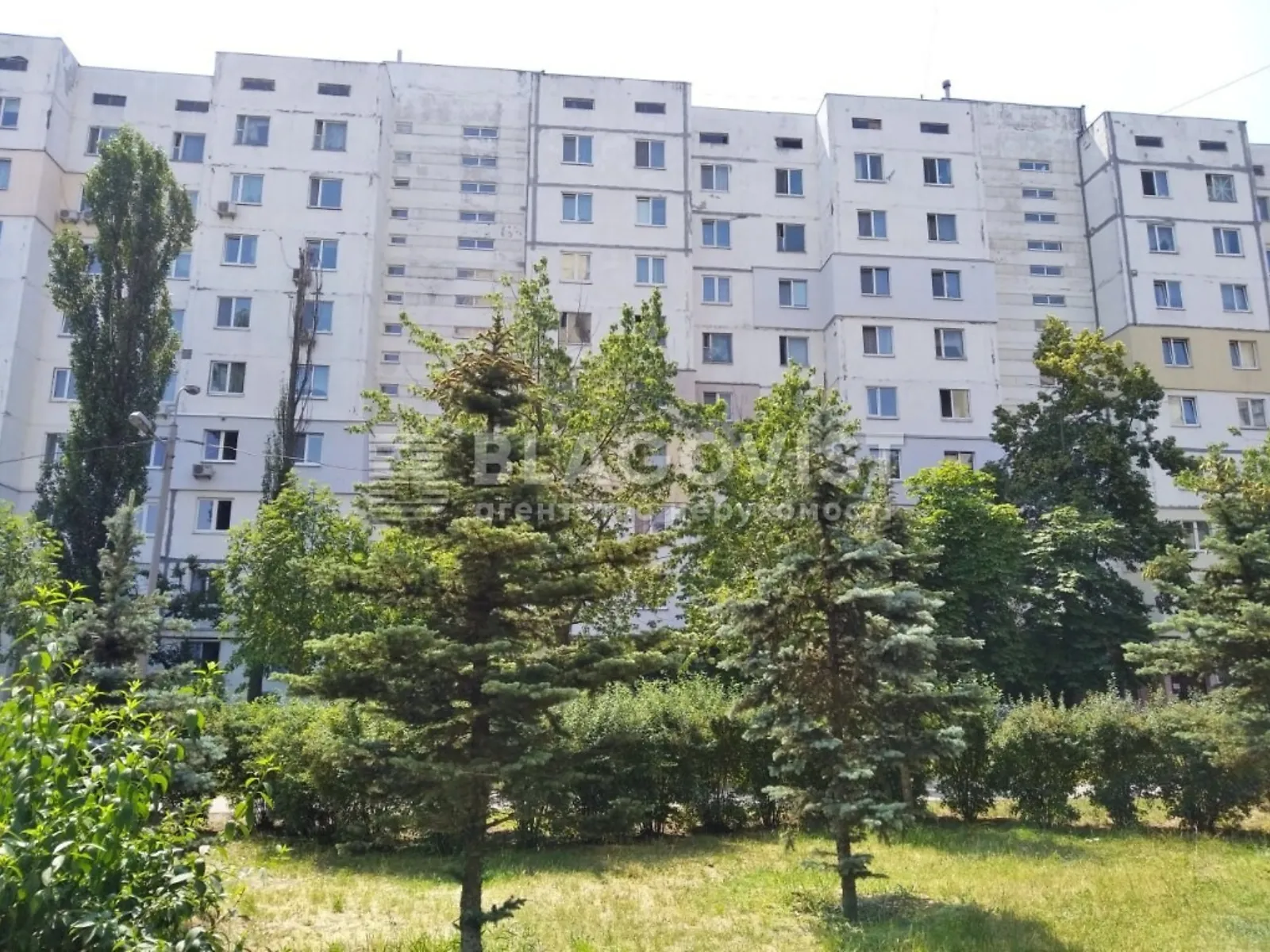 Продается 3-комнатная квартира 70 кв. м в Киеве, ул. Героев Днепра, 42А