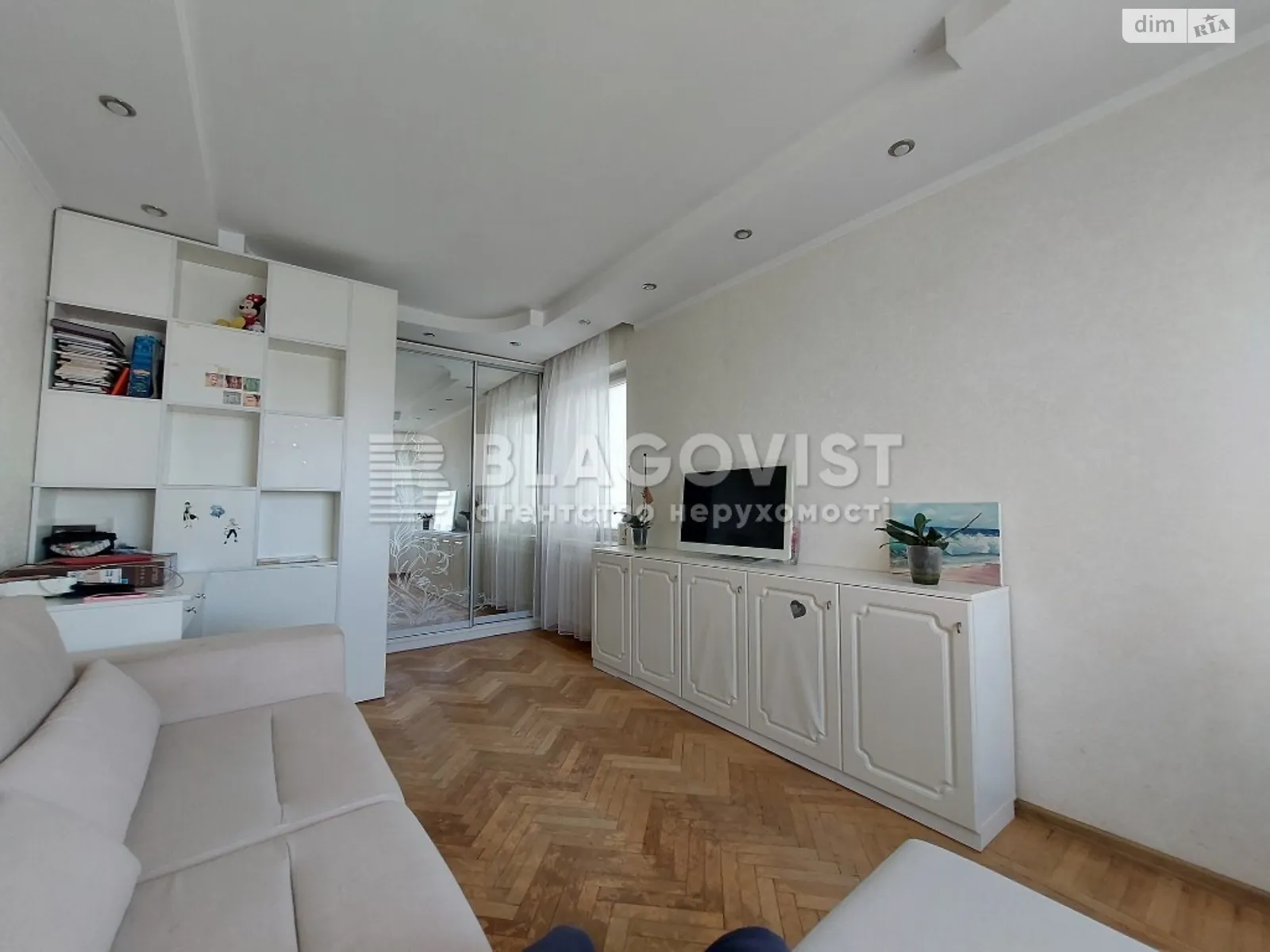 Продается 3-комнатная квартира 68 кв. м в Киеве, ул. Припятская, 19 - фото 1