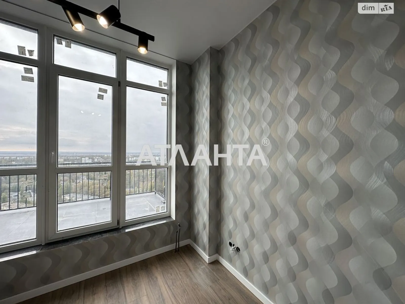 Продается 2-комнатная квартира 54.5 кв. м в Одессе, ул. Академика Филатова