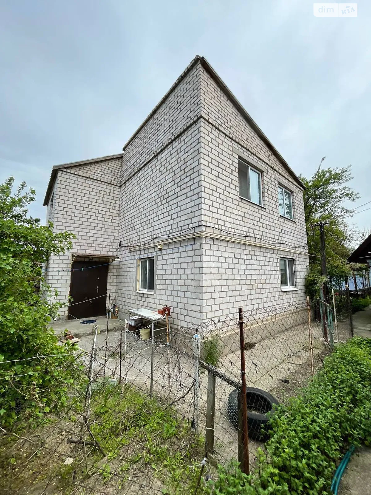 Продается дом на 2 этажа 105 кв. м с беседкой, цена: 35000 $ - фото 1