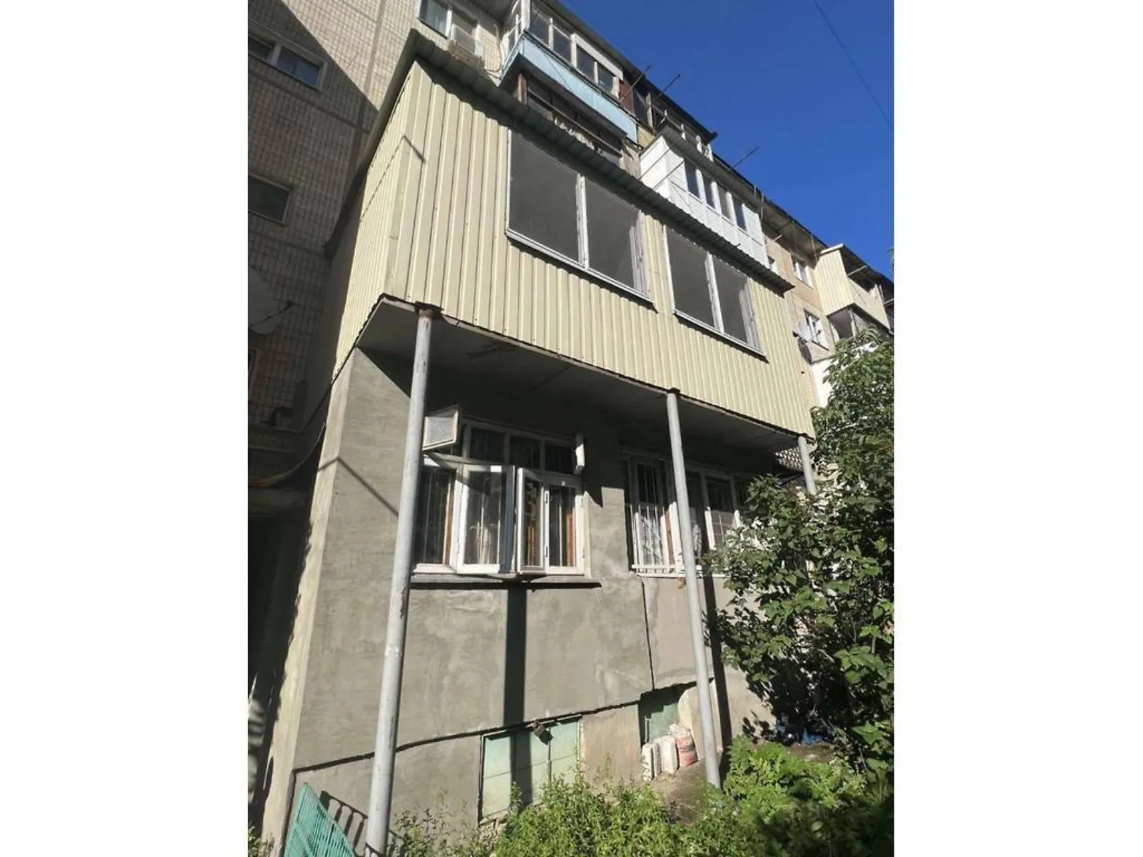 Продається 2-кімнатна квартира 63.8 кв. м у Одесі, вул. Маршала Малиновського
