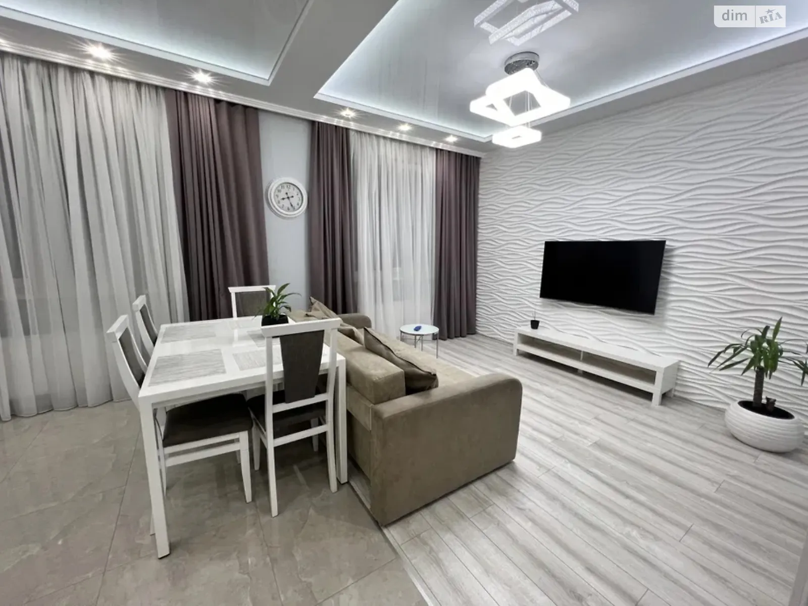 Продается 1-комнатная квартира 43 кв. м в Одессе, Фонтанская дор.