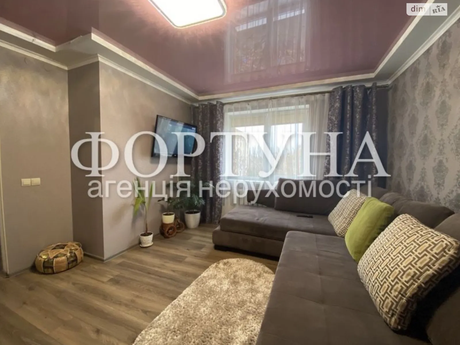 Продається 2-кімнатна квартира 60 кв. м у Полтаві, вул. Курчатова