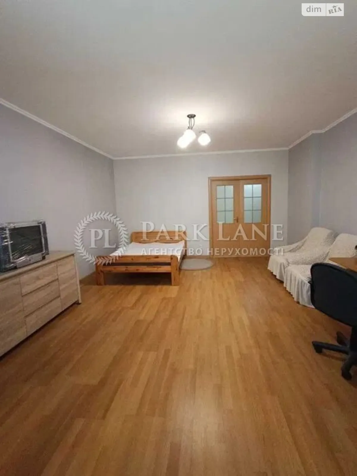 Продается 1-комнатная квартира 62 кв. м в Киеве, ул. Бориспольская, 4 - фото 1