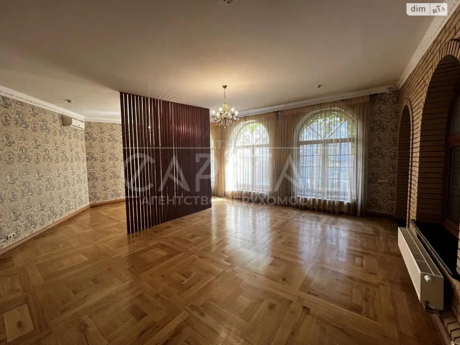 Сдается в аренду офис 560 кв. м в бизнес-центре, цена: 8400 $