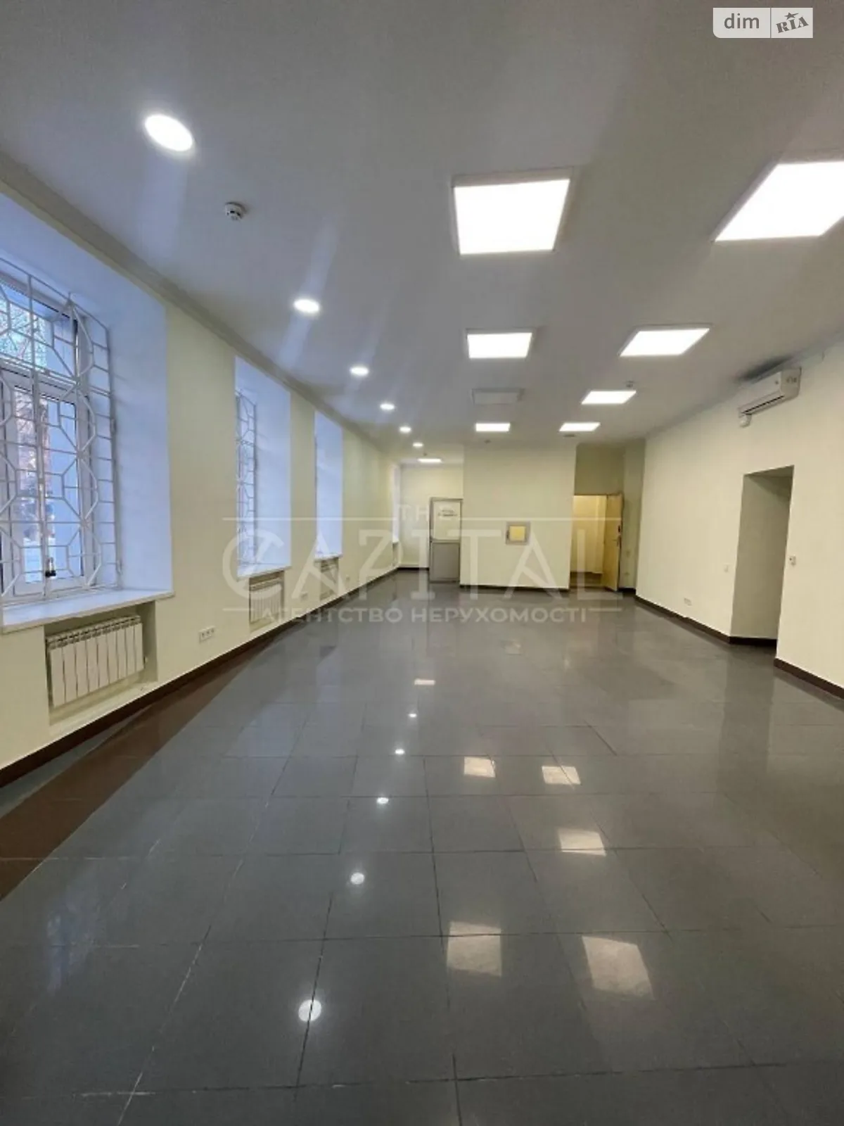 Сдается в аренду офис 126 кв. м в бизнес-центре, цена: 1800 $ - фото 1