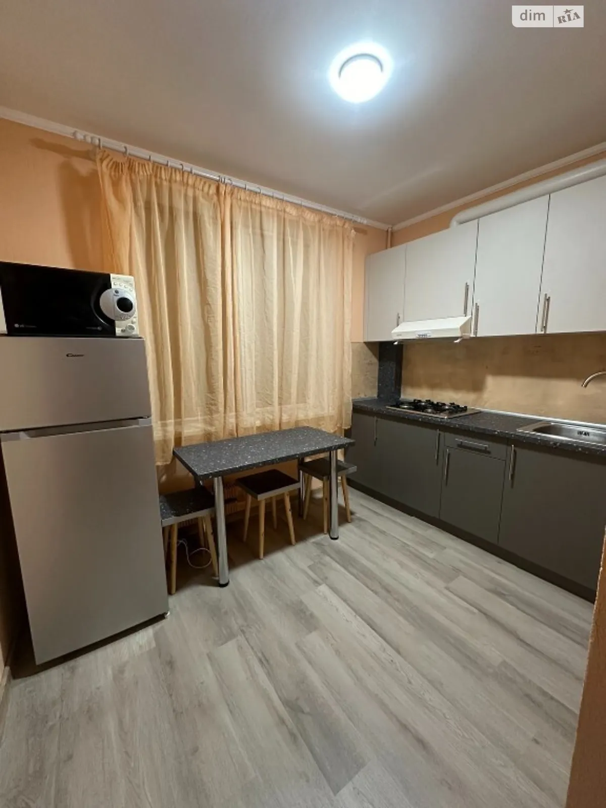 Продается 1-комнатная квартира 33 кв. м в Харькове, цена: 21000 $