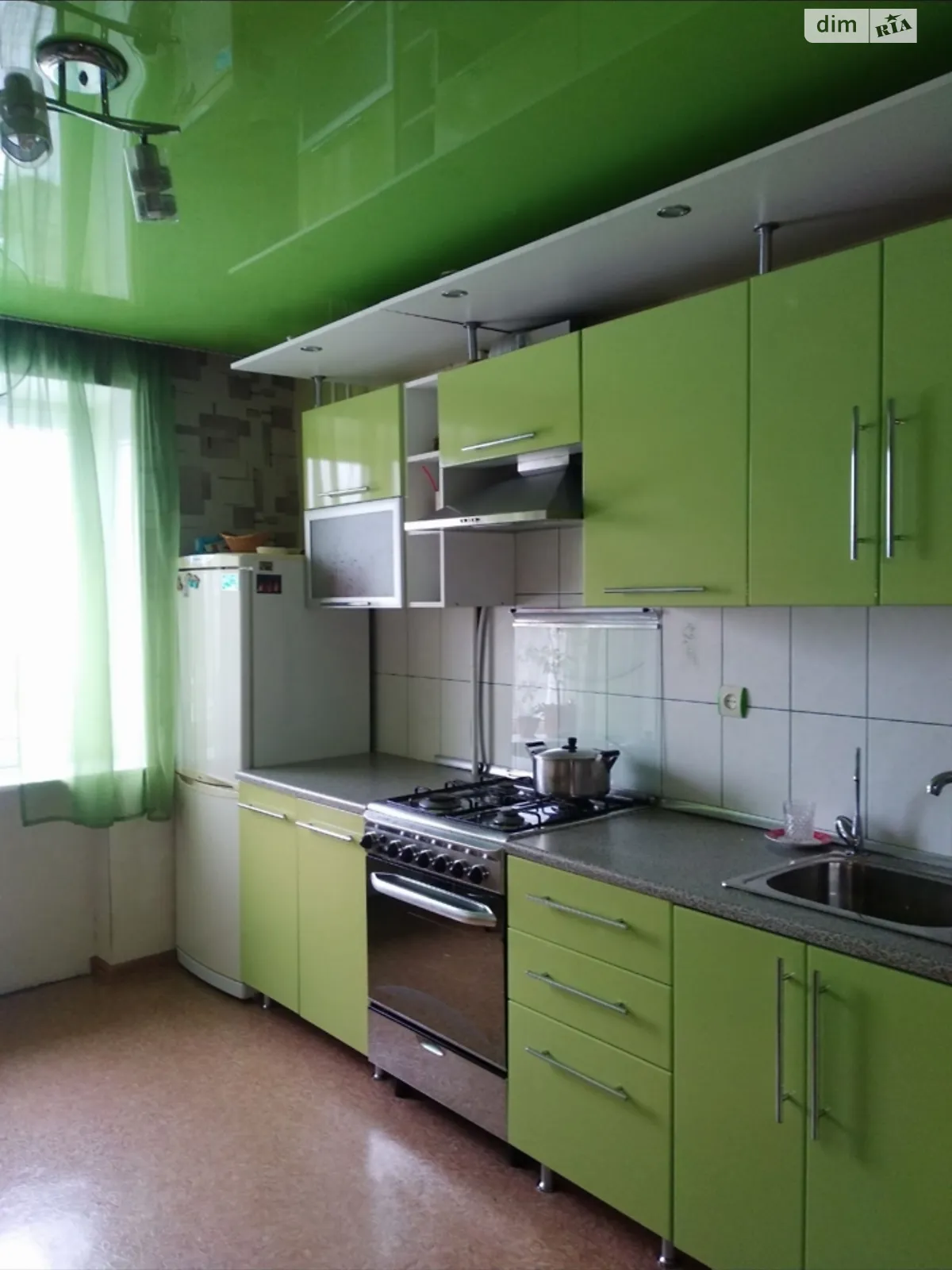 Продається 3-кімнатна квартира 64 кв. м у Кременчуку, цена: 43000 $