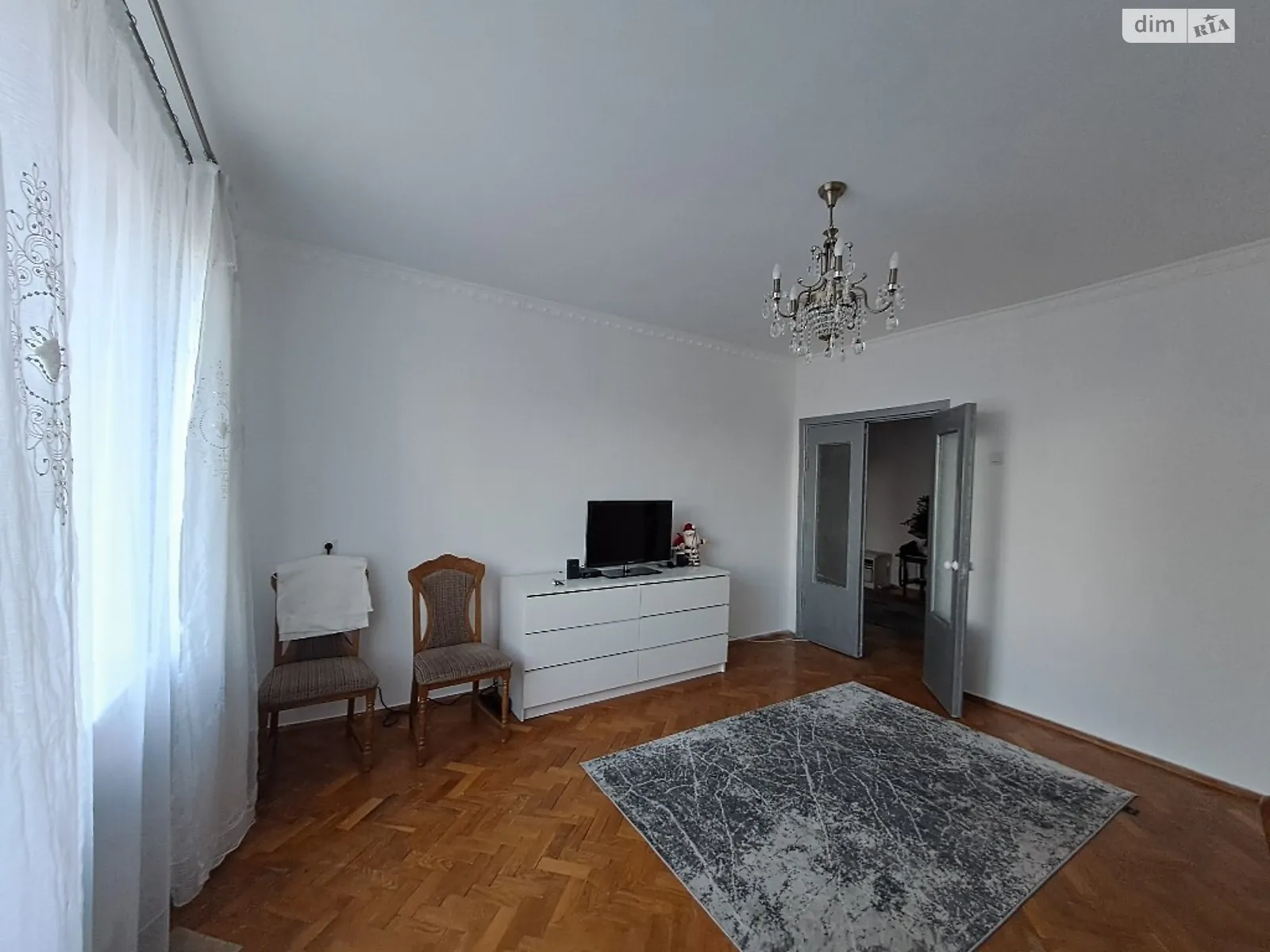 2-кімнатна квартира 67 кв. м у Тернополі, цена: 230 $