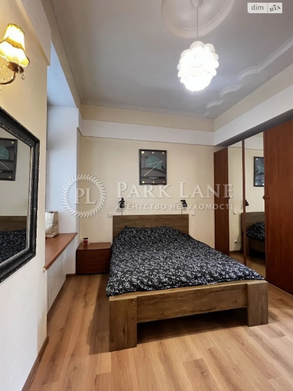 Продается 2-комнатная квартира 58 кв. м в Киеве, ул. Антоновича(Горького), 24