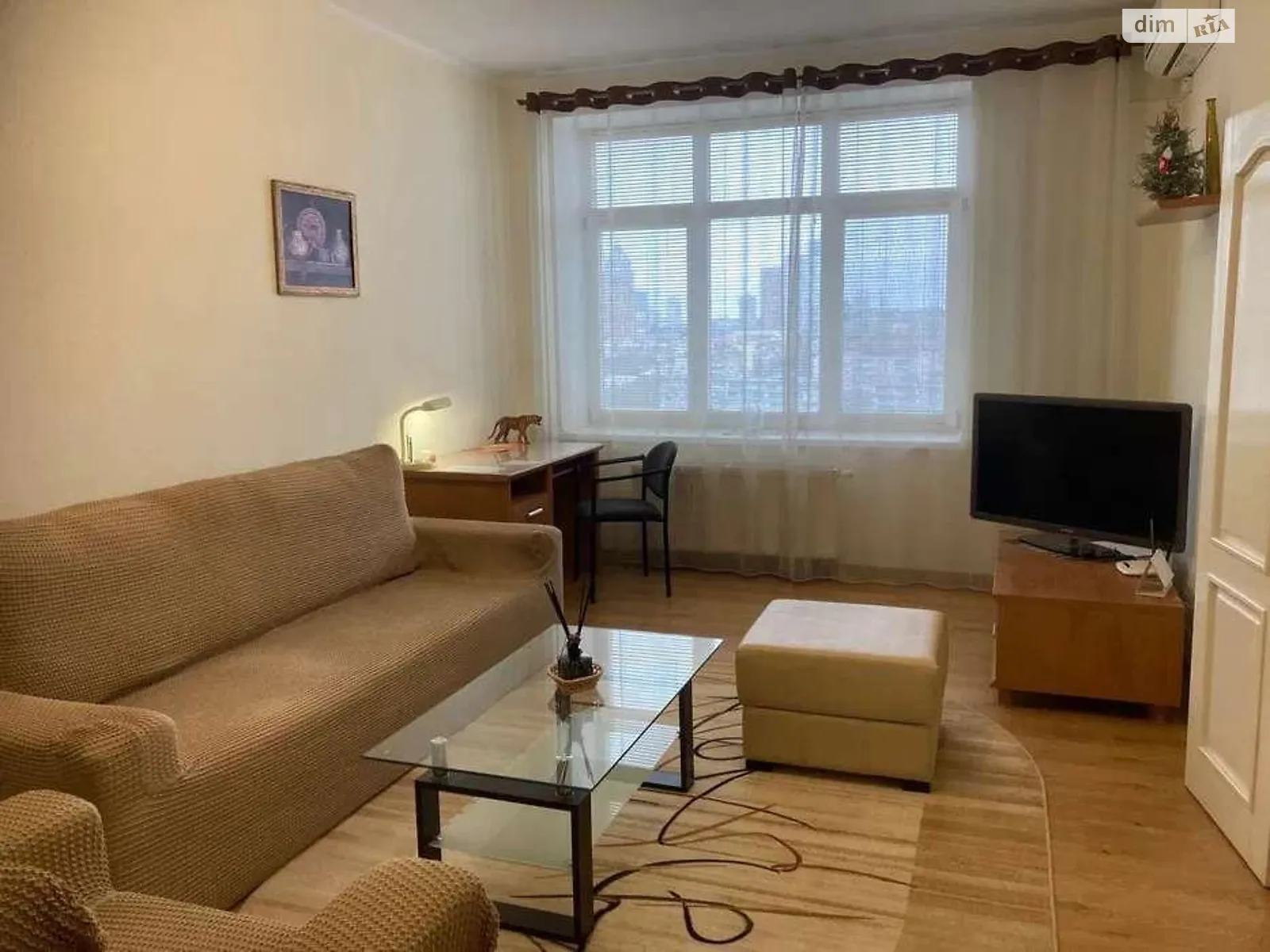 Продается 2-комнатная квартира 83 кв. м в Киеве, ул. Коновальца Евгения, 36