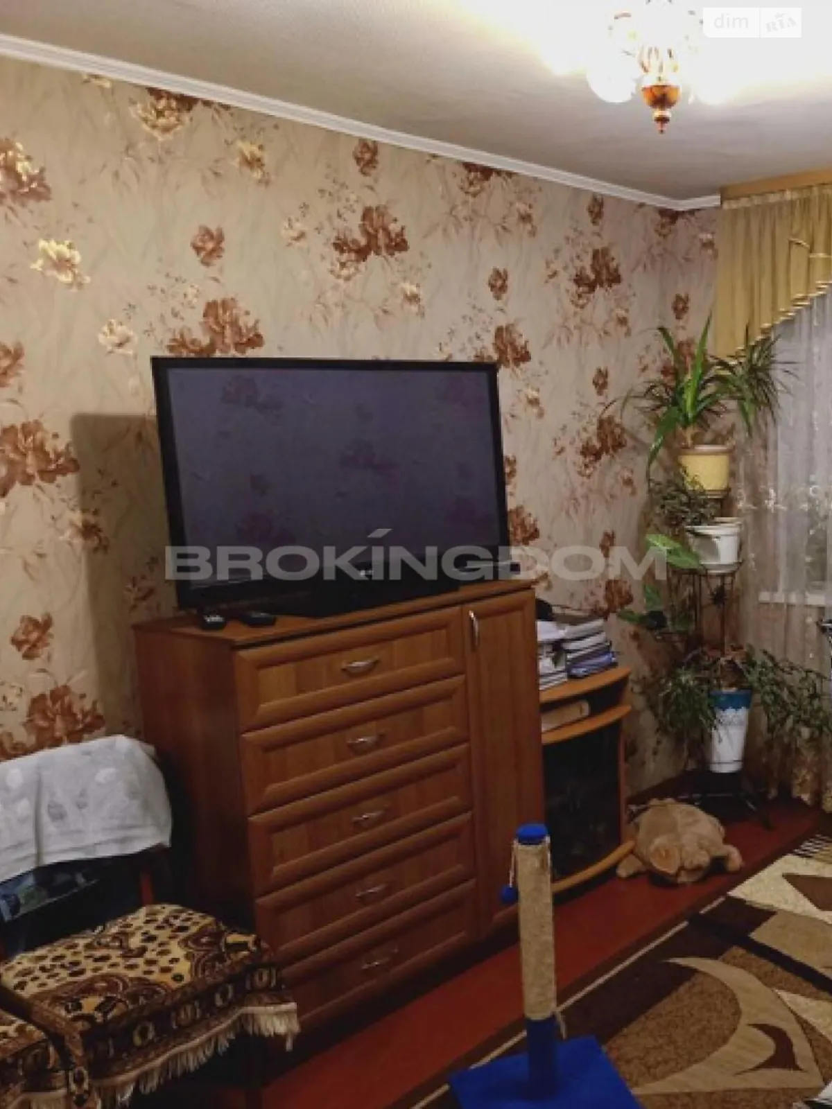 Продается 2-комнатная квартира 43 кв. м в Вишневом, ул. Святошинская, 13