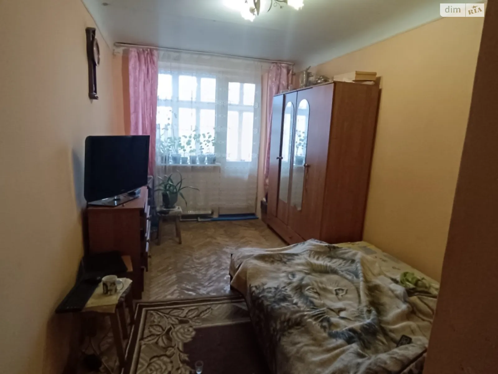 Продается 4-комнатная квартира 80 кв. м в Черновцах, ул. Заводская