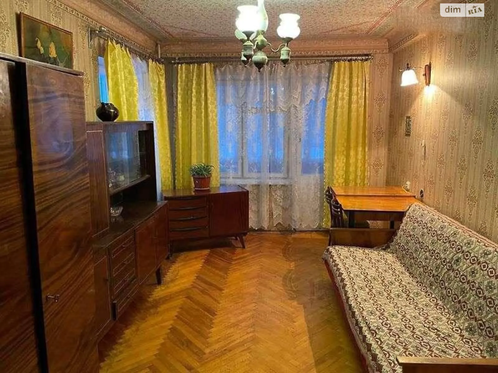 Продается 2-комнатная квартира 45 кв. м в Киеве, ул. Пражская, 25