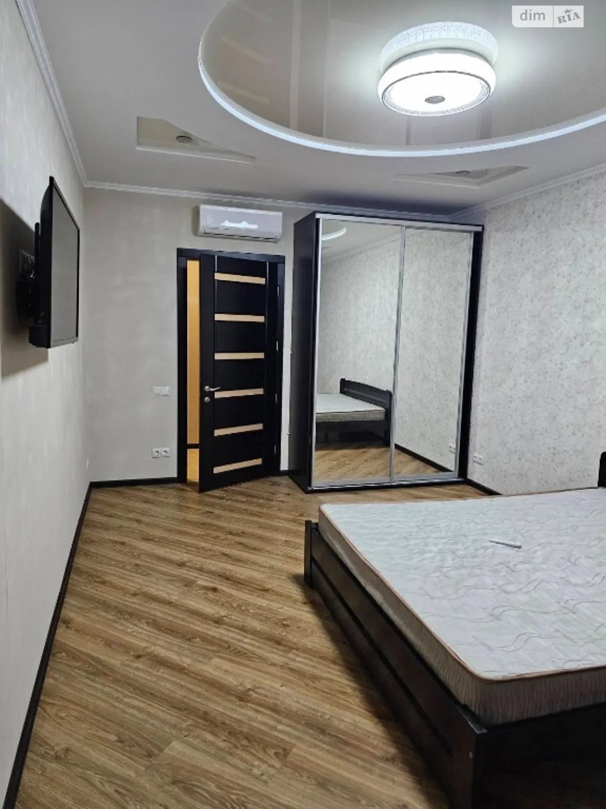 Продается 1-комнатная квартира 53.1 кв. м в Одессе, ул. Марсельская