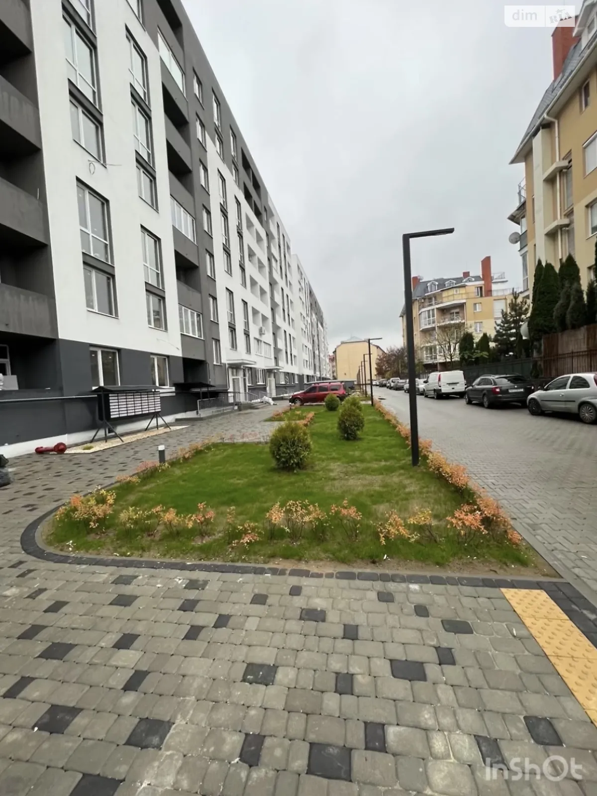 Продается 1-комнатная квартира 48 кв. м в Ужгороде, наб. Славянская - фото 1