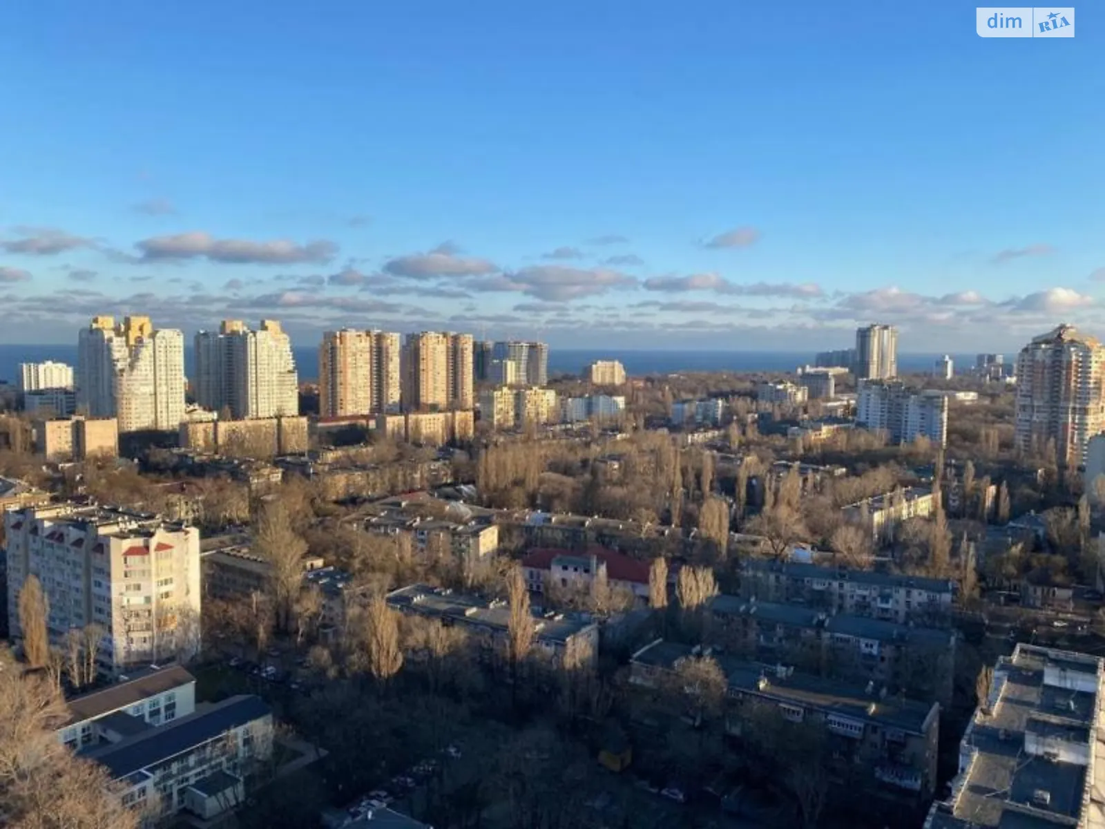 Продается 2-комнатная квартира 72 кв. м в Одессе, просп. Гагарина, 19 корпус 3