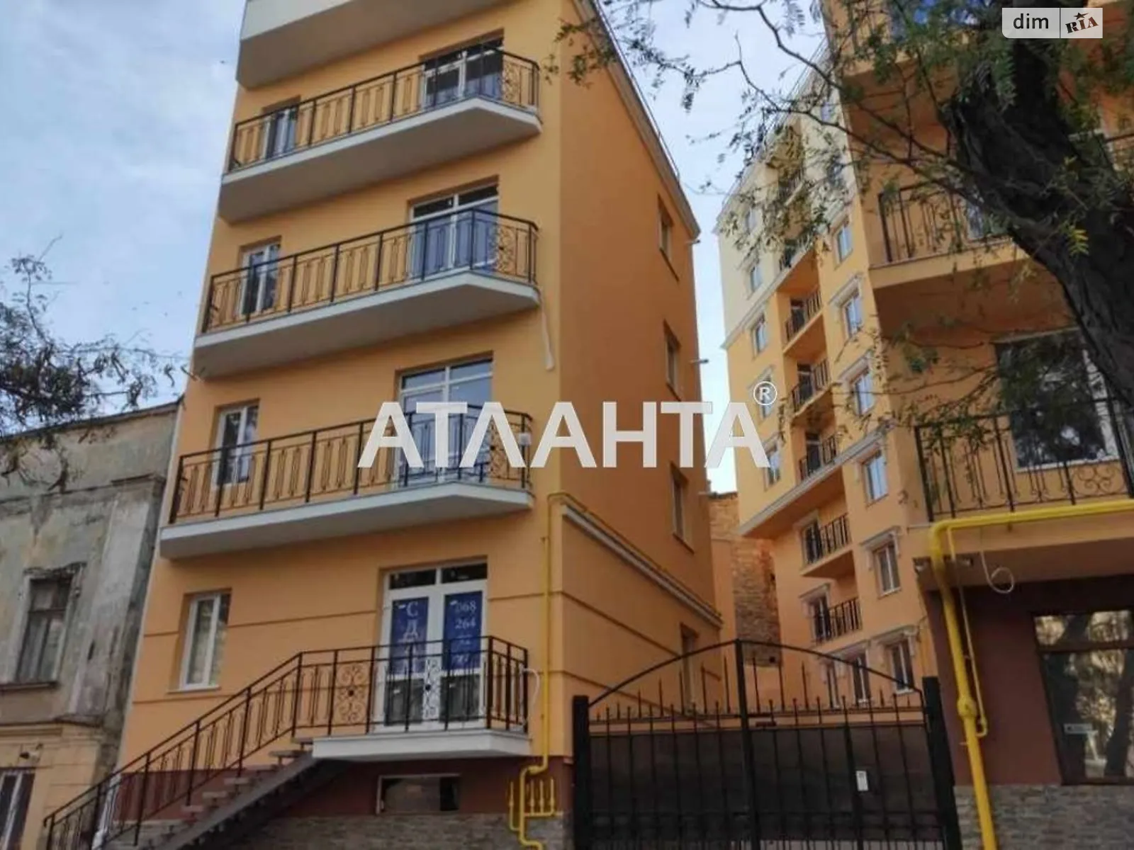 Продается 1-комнатная квартира 42 кв. м в Одессе, ул. Новосельского, 19А - фото 1