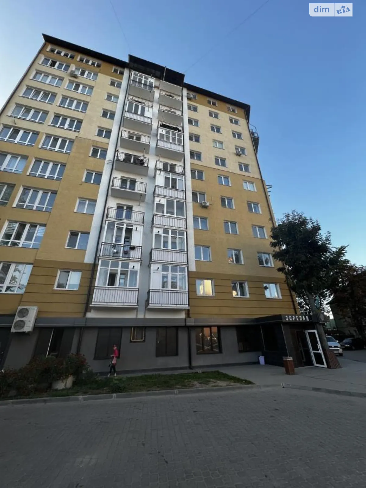 Продається 2-кімнатна квартира 69.2 кв. м у Івано-Франківську