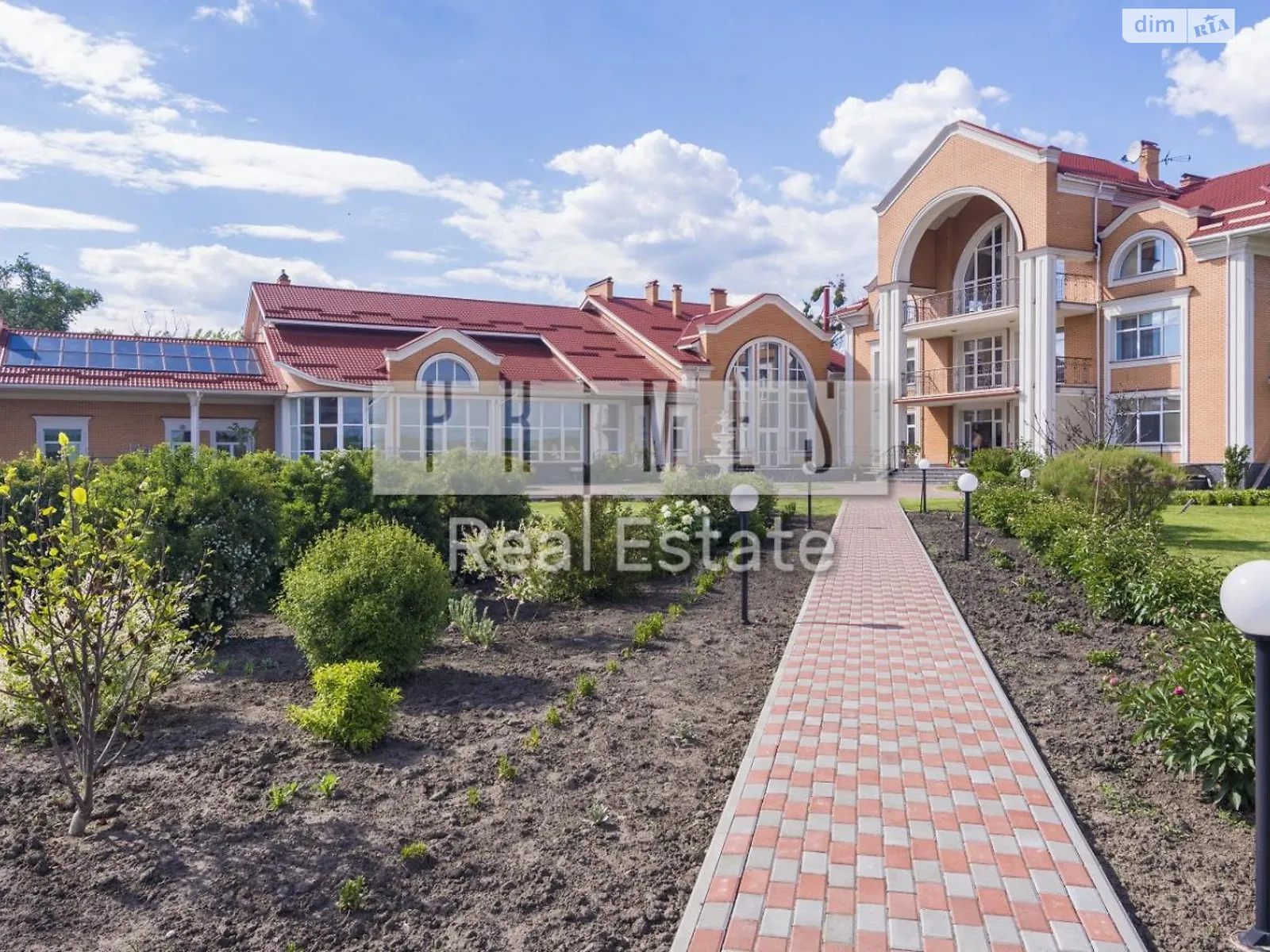 Продается дом на 3 этажа 2500 кв. м с гаражом - фото 2