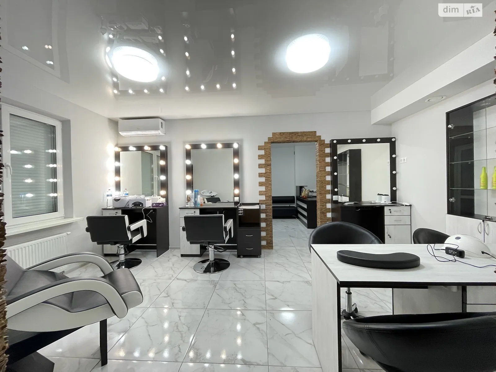 Продается объект сферы услуг 75 кв. м в 25-этажном здании, цена: 120000 $ - фото 1