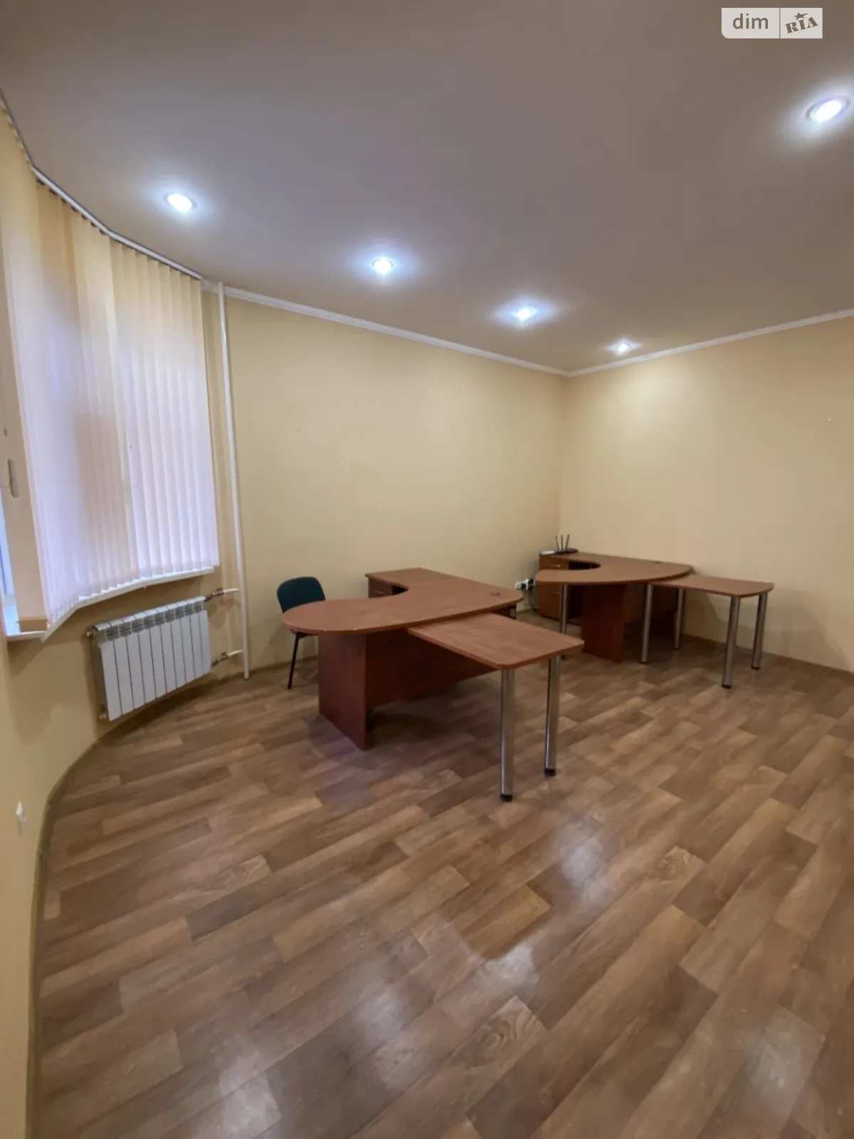 Продается офис 72 кв. м в бизнес-центре, цена: 58000 $