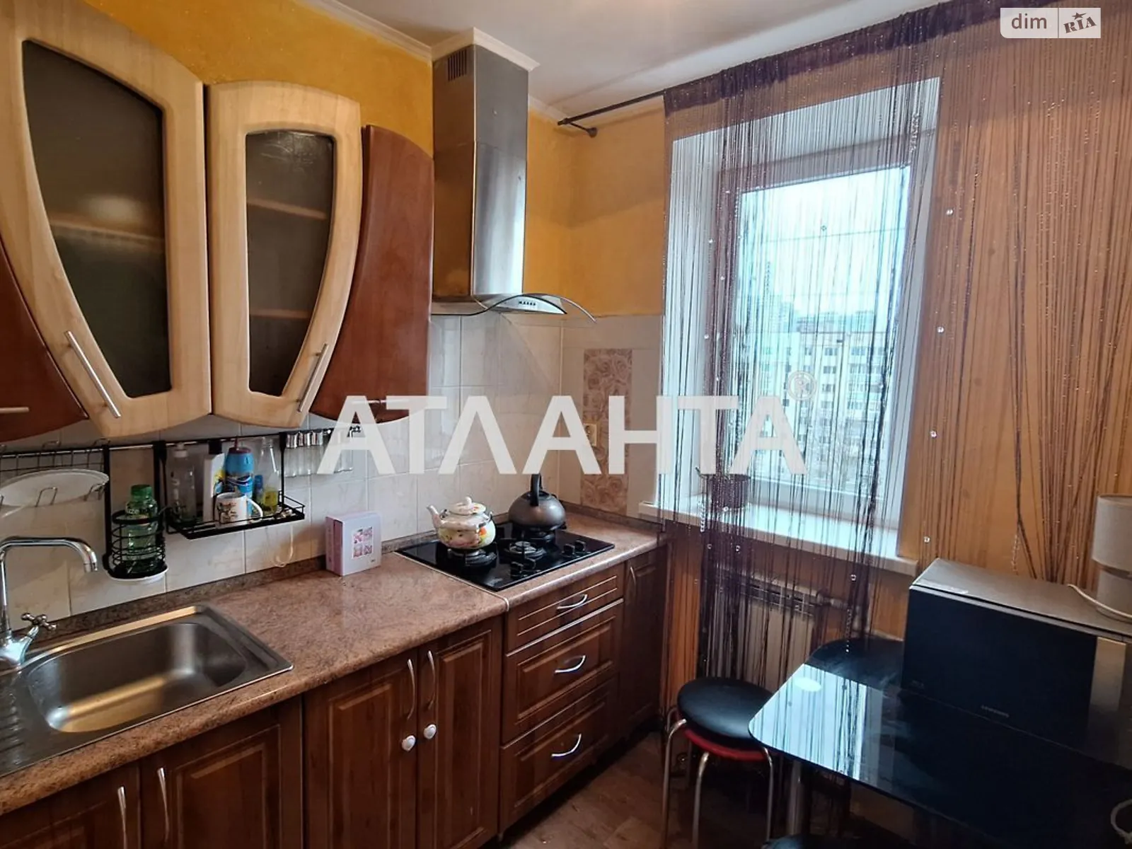 Продается 1-комнатная квартира 29.7 кв. м в Черноморске, ул. Александрийская - фото 1