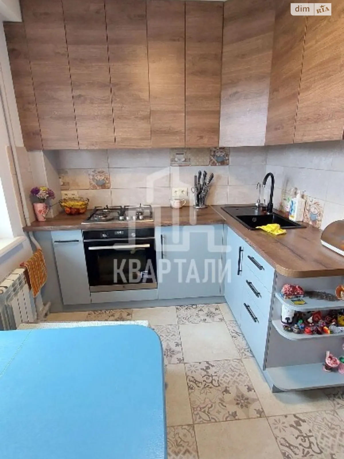 Продается 1-комнатная квартира 30 кв. м в Киеве, ул. Юрия Кондратюка, 4Б - фото 1