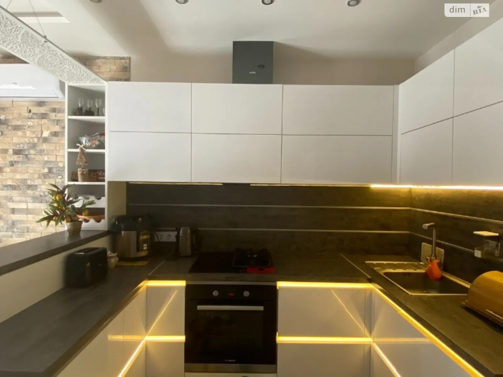 Продается 2-комнатная квартира 62 кв. м в Одессе, ул. Марсельская, 40 - фото 1