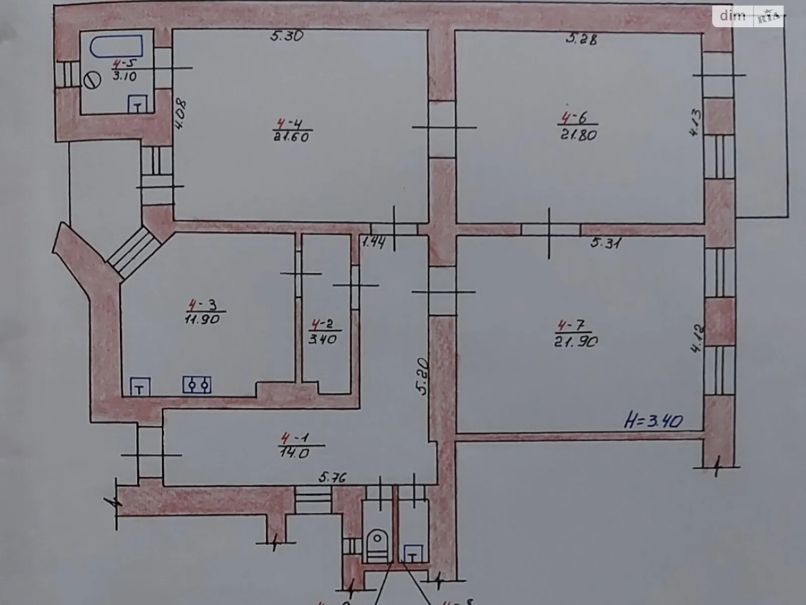 Продается 3-комнатная квартира 103 кв. м в Черновцах, ул. Главная