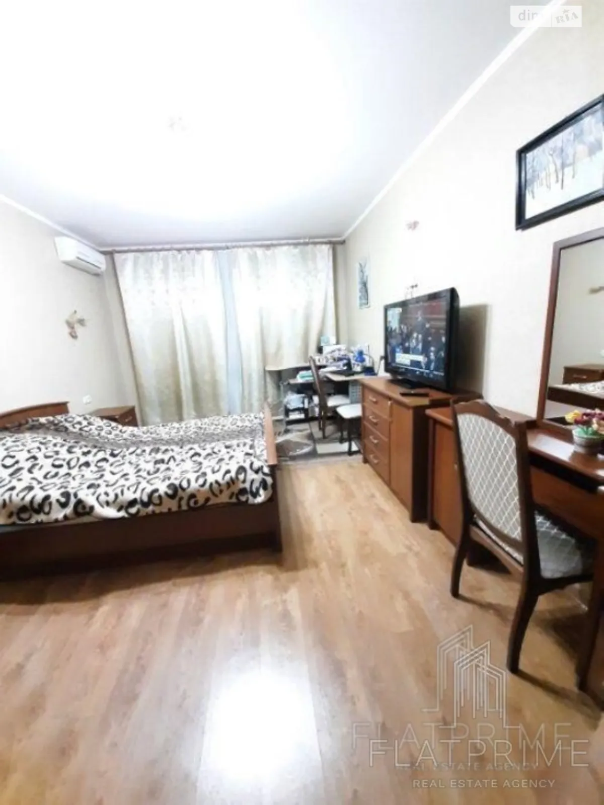 Продается 2-комнатная квартира 68 кв. м в Киеве, ул. Елены Пчилки, 2Б